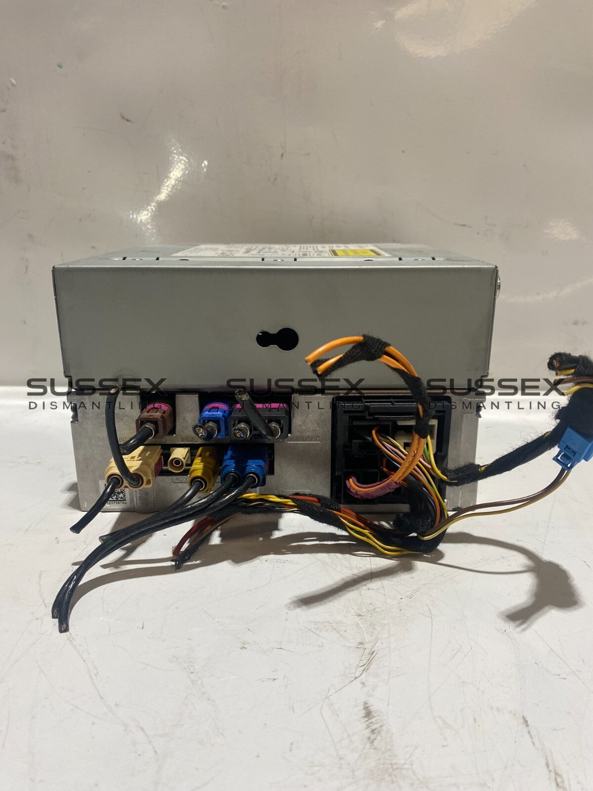 Mercedes-Benz HARMAN Radio Headunit A2059004219