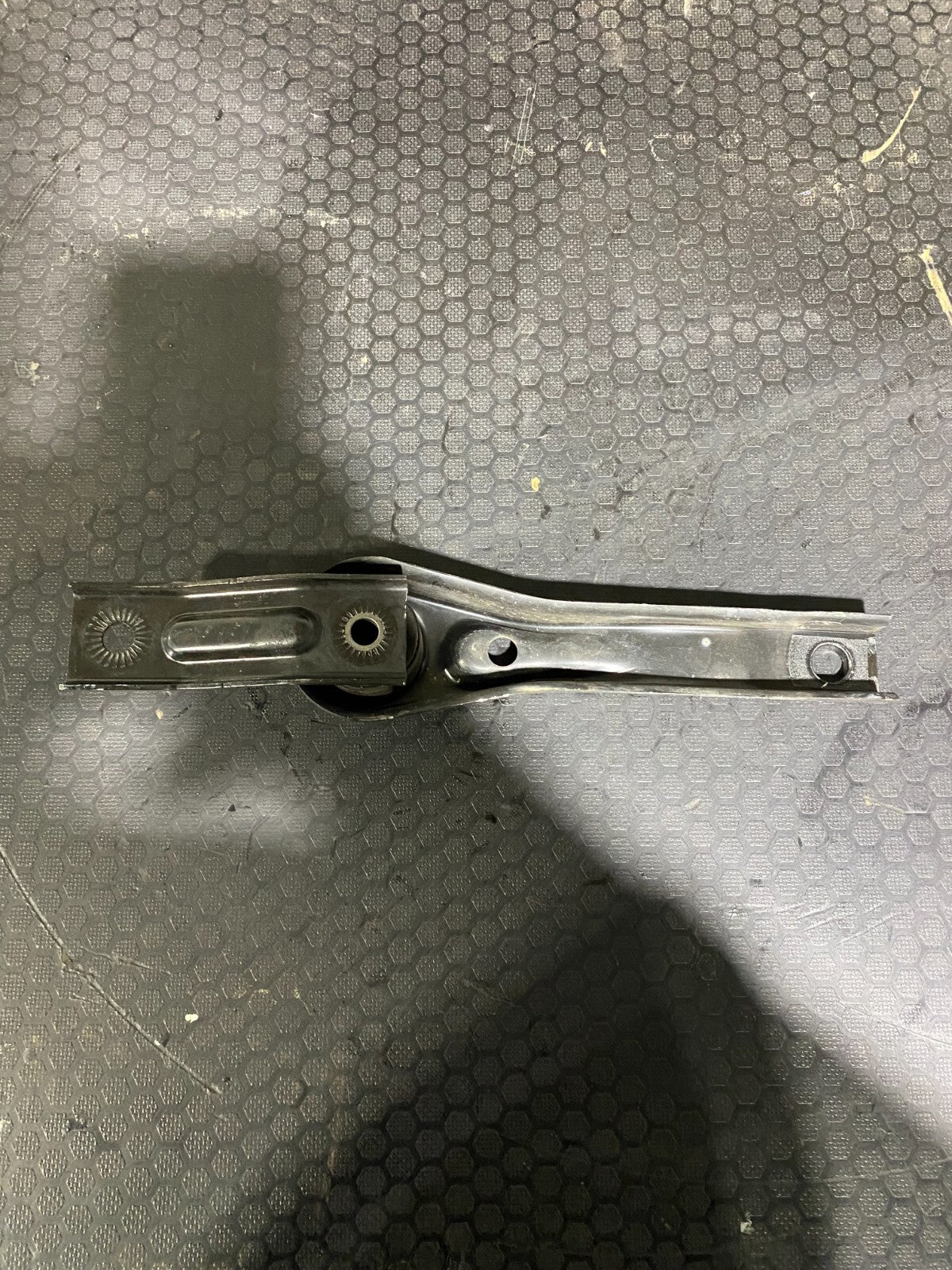 Volkswagen Golf MK7 Dog Bone Mount 5Q0199855AC