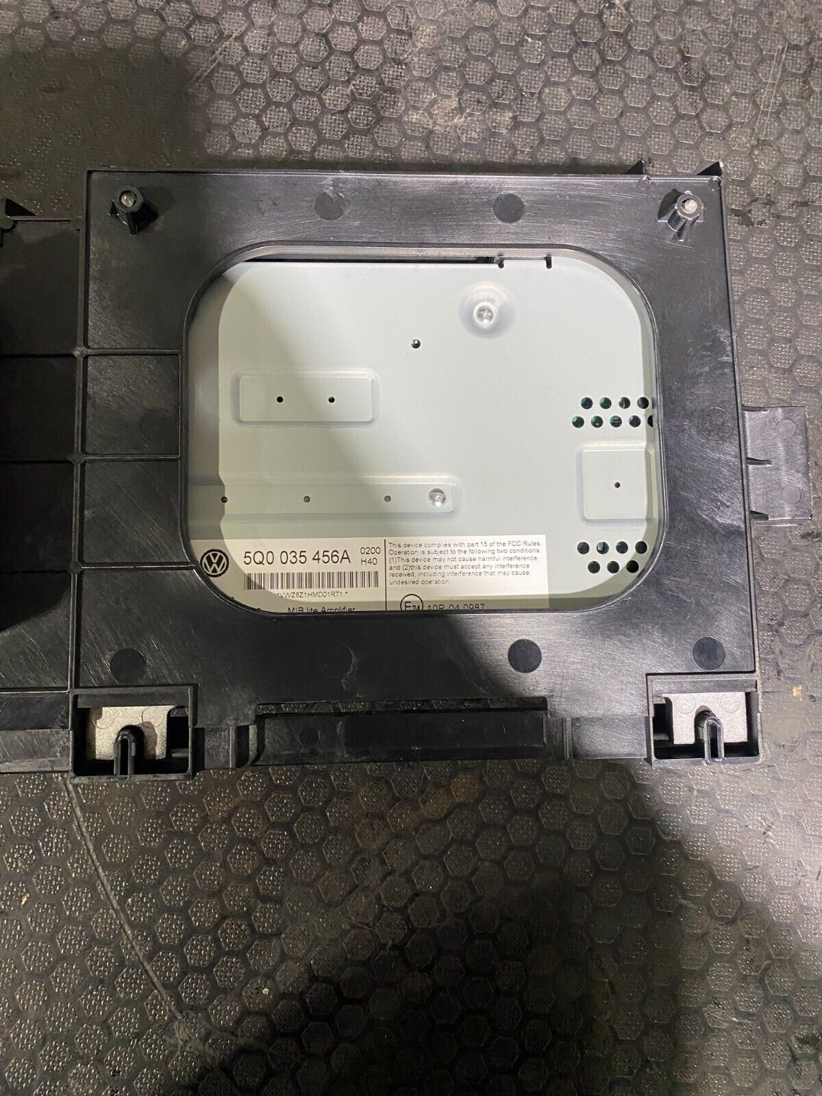 Volkswagen MK7-7.5 DYNAAUDIO Amplifier With Bracket 5Q0035456A