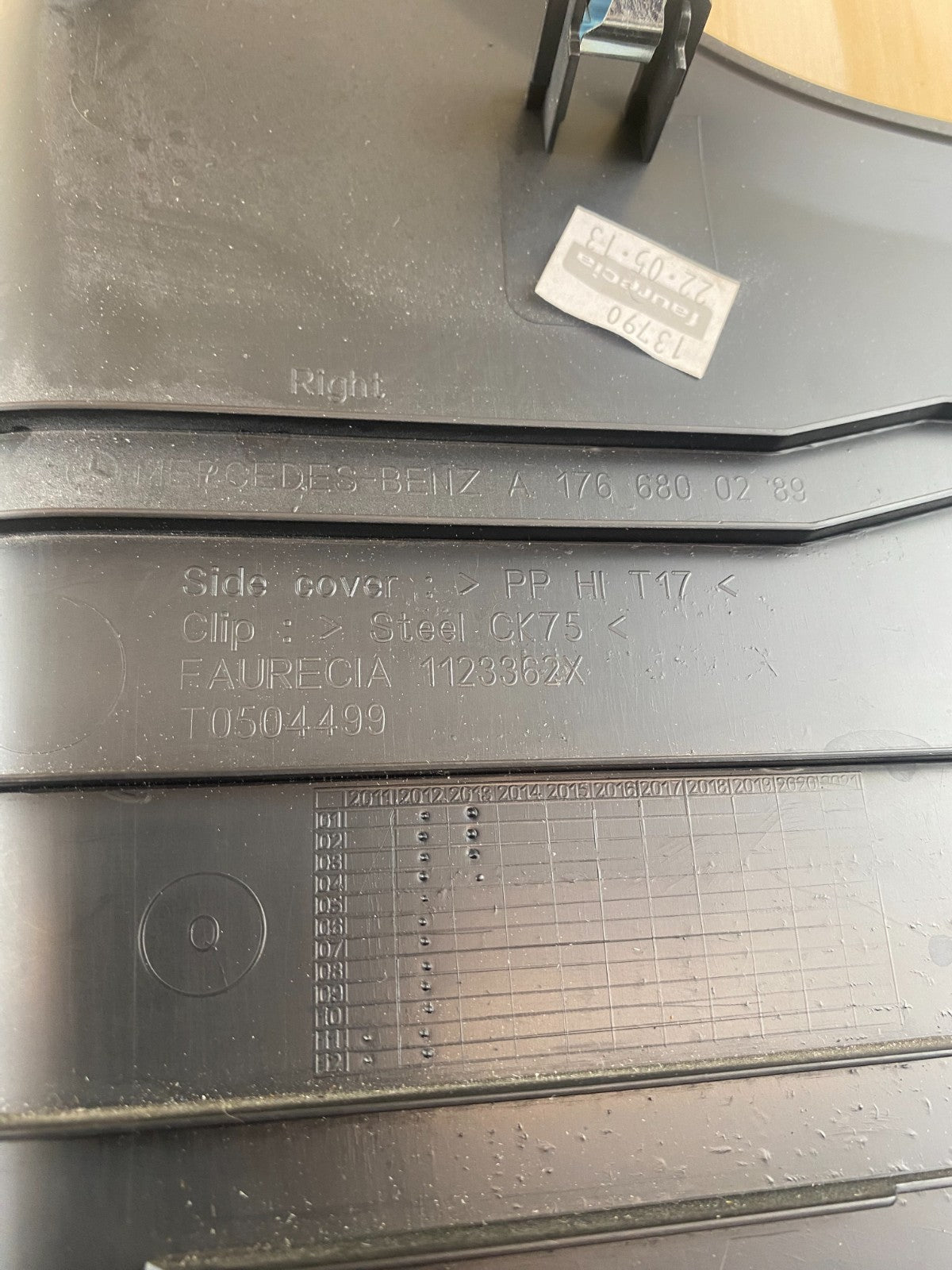 Mercedes-Benz GLA A Class Side Dashboard Cover A1766800289 A1766800189