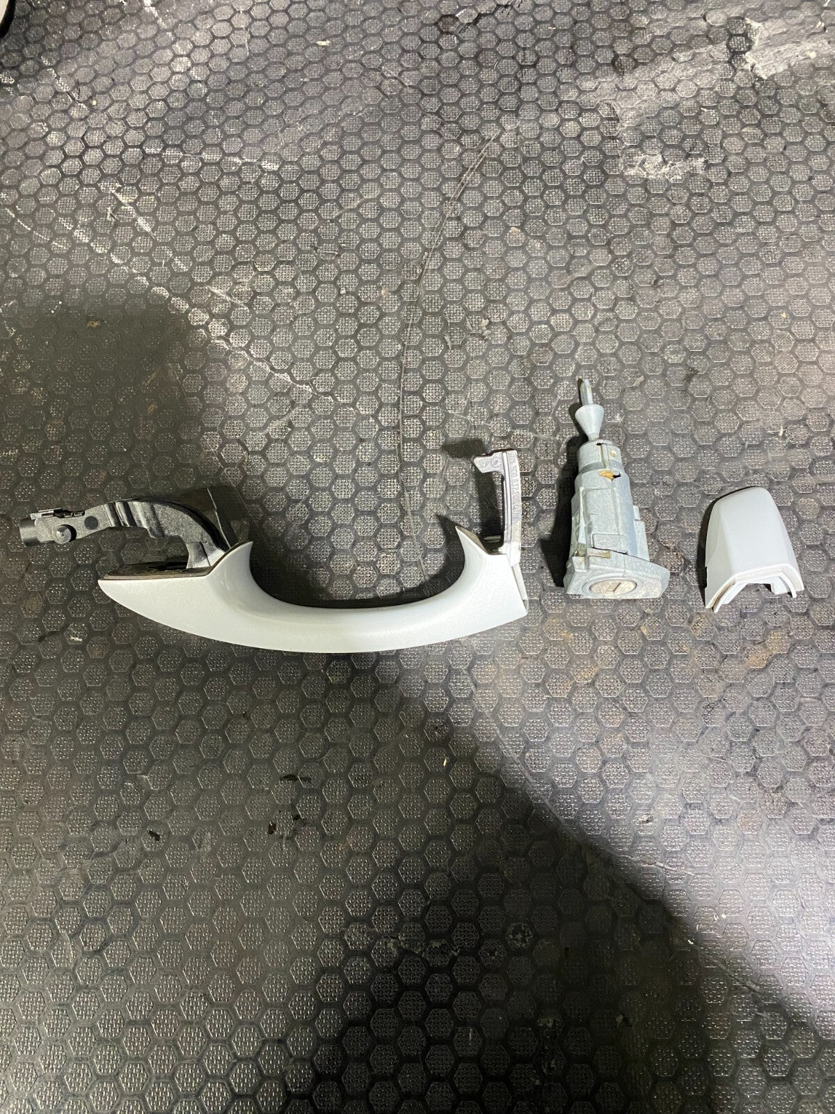 Volkswagen MK7-7.5 Driver Door Handle With Keyless Entry 5G0837206Q 5G0837167