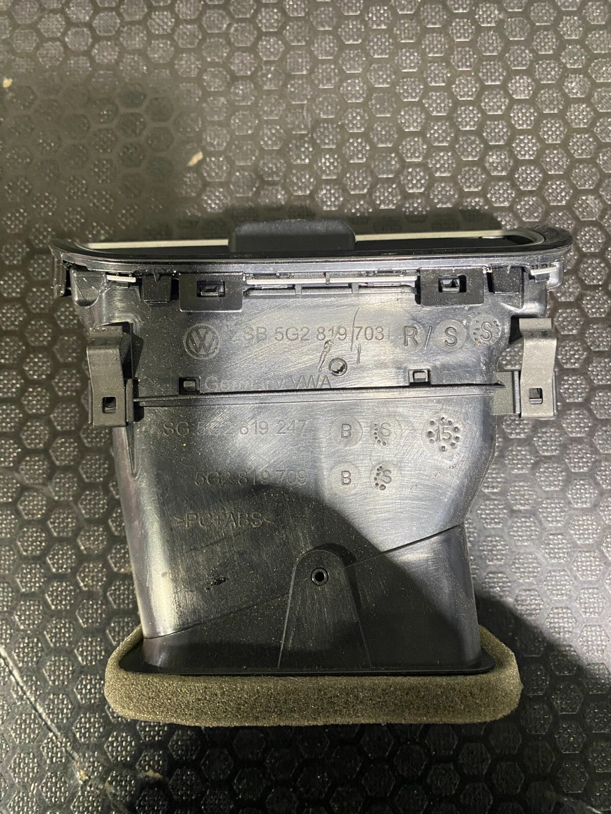 Volkswagen Golf MK7 Left Gloss Dash Air Vent 5G2819703