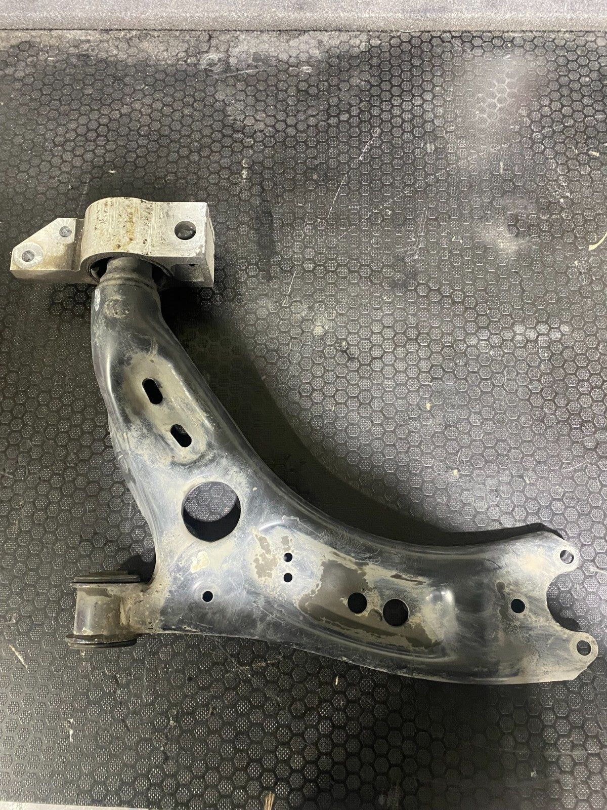 Volkswagen MK6 Control Arm Left 1K0407166D / 1K0407166C / 1K0407166A