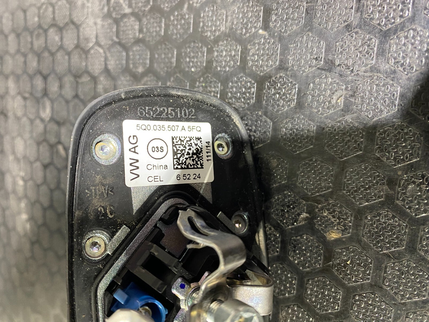 Volkswagen Golf MK7-7.5 Shark Tail GPS/Antenna 5Q0035507A