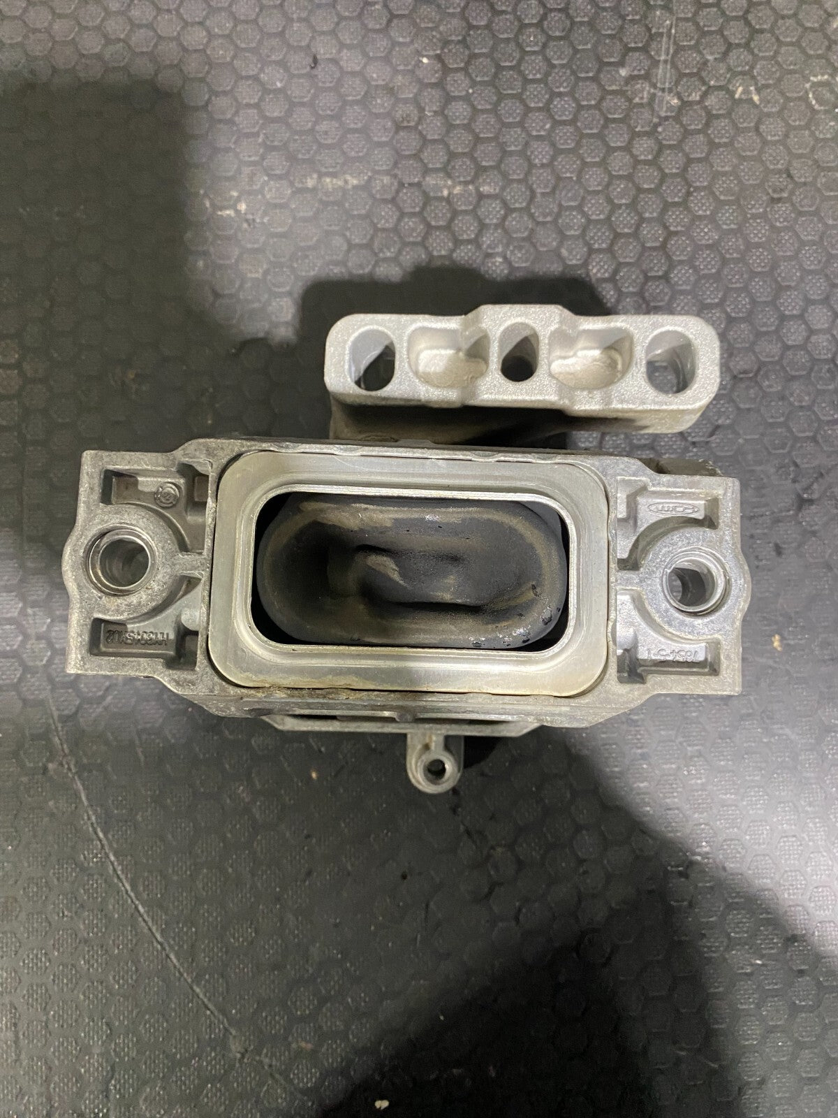 Volkswagen Golf Engine Motor Mount 8J0199262