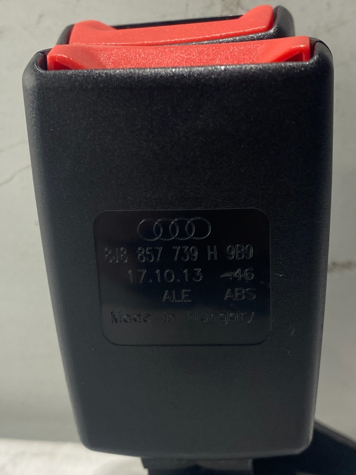 Volkswagen Scirocco , Eos, Golf, Audi TT Rear Centre Seat Belt Buckle 8J8857739H