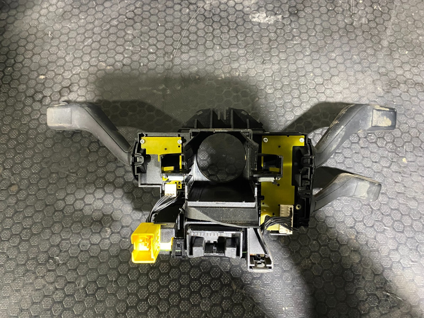 Volkswagen Passat R36 Steering Column 3C9953513R