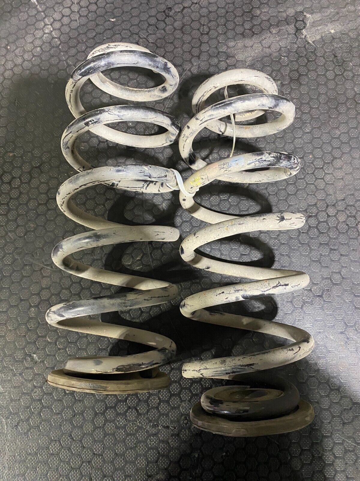 Volkswagen Golf MK5 R32 / MK6 R Rear Springs Set