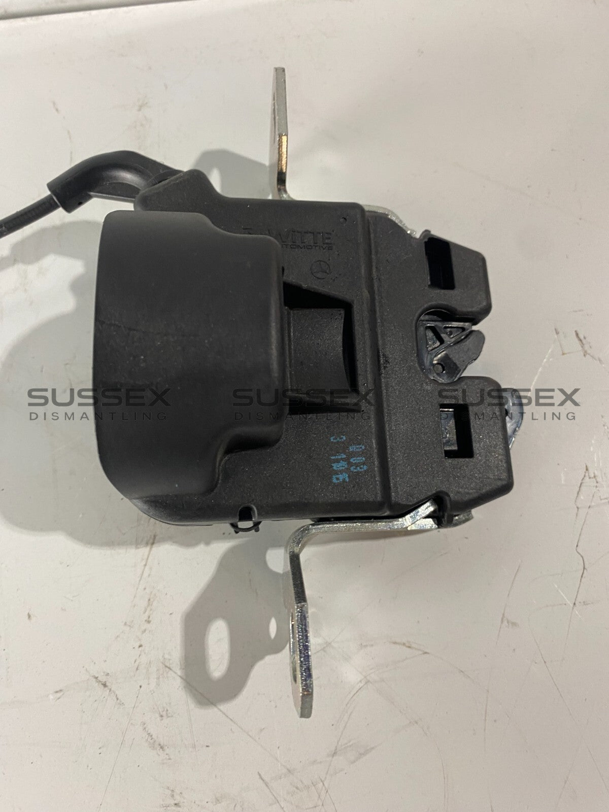 Mercedes-Benz Rear Right Seat Release Handle And Lock A2059205000