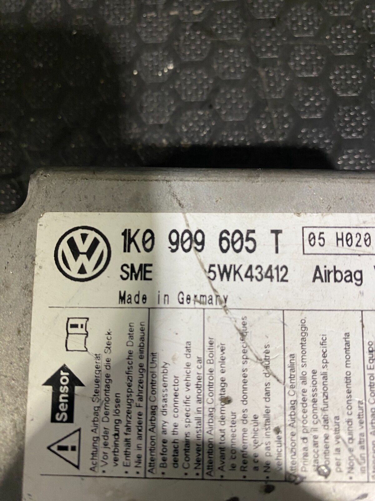 VWAG Airbag Crash Sensor Module 1K0909605T