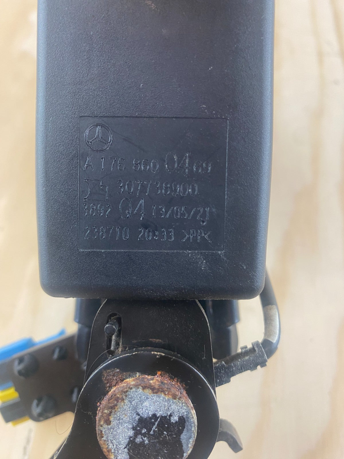 Mercedes-Benz CLA A Class Centre Middle Seat Belt Buckles A1768600469