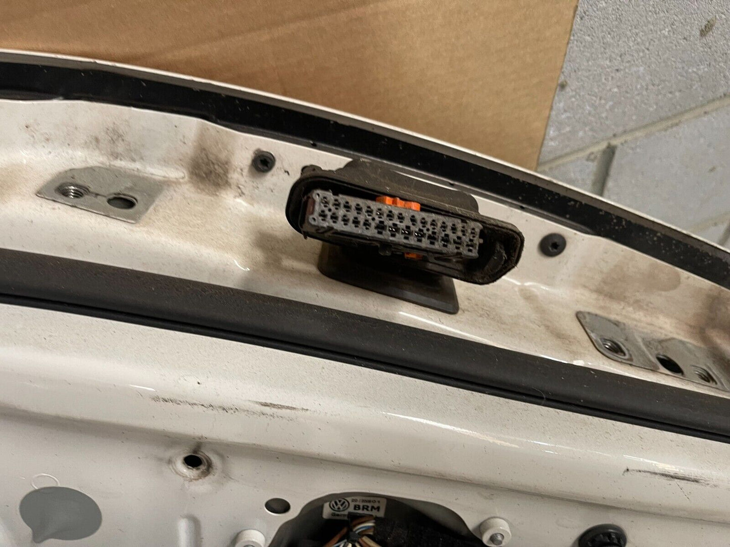 Volkswagen Golf MK5 Rear Left Door In White *Freight Available*