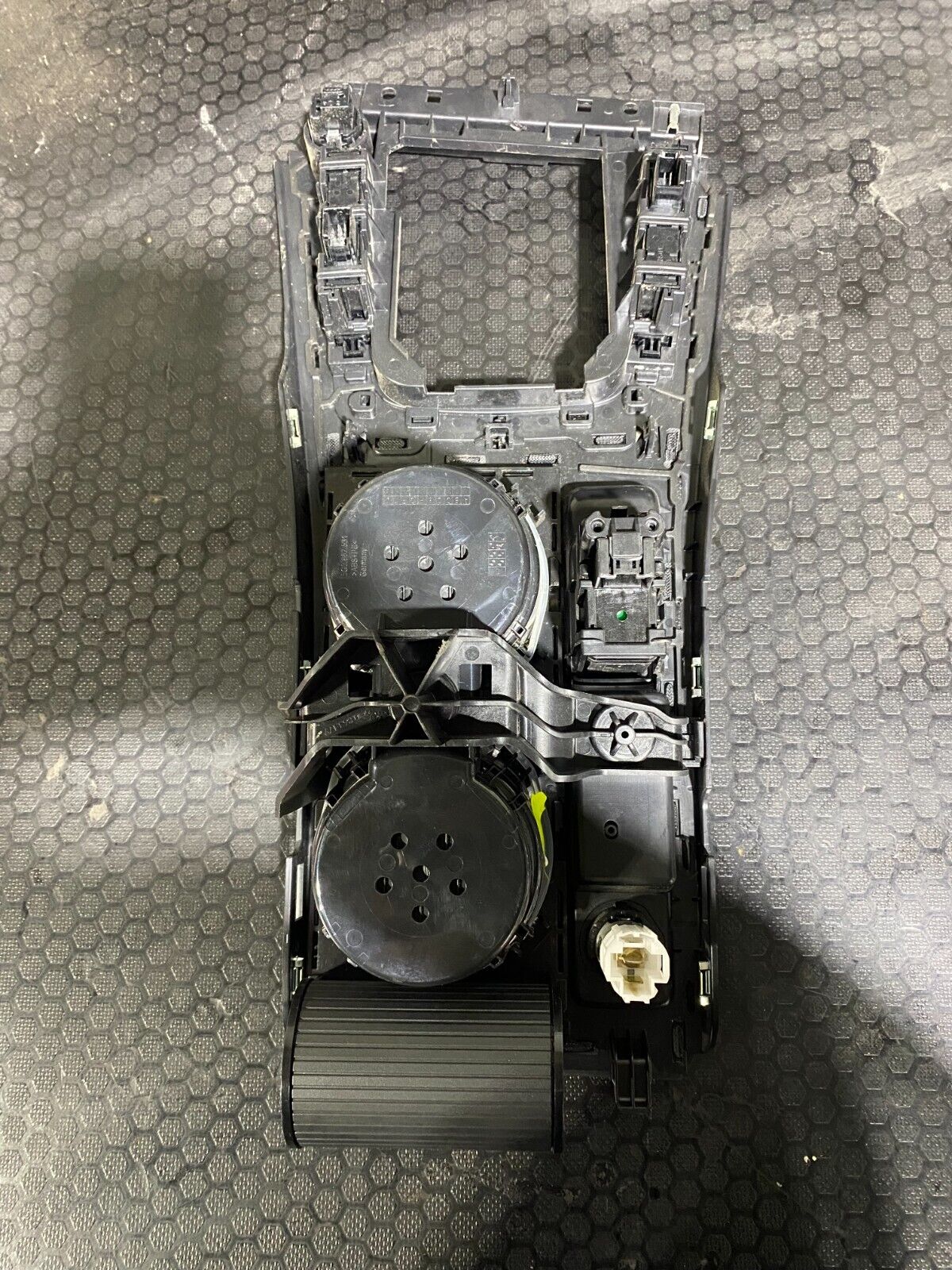 Volkswagen Golf MK7-7.5 GTI/R Piano Black Push To Start Centre Console 5G0862531