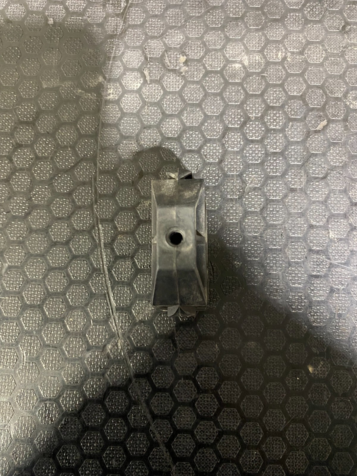 Volkswagen Radiator Holder Bracket 1Z0121367A