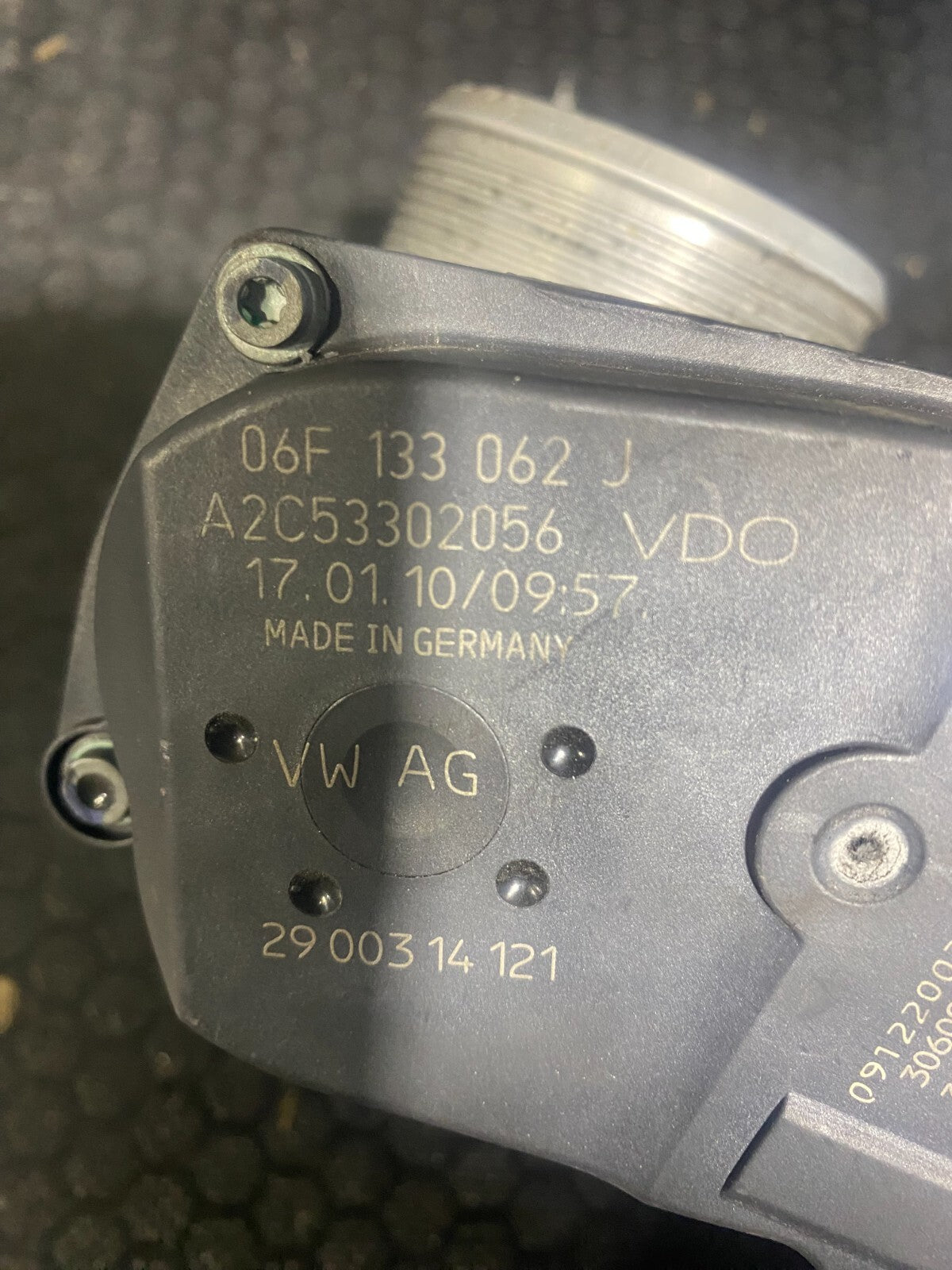 Volkswagen / Audi 2.0L Turbo Throttle Body 06F133062J