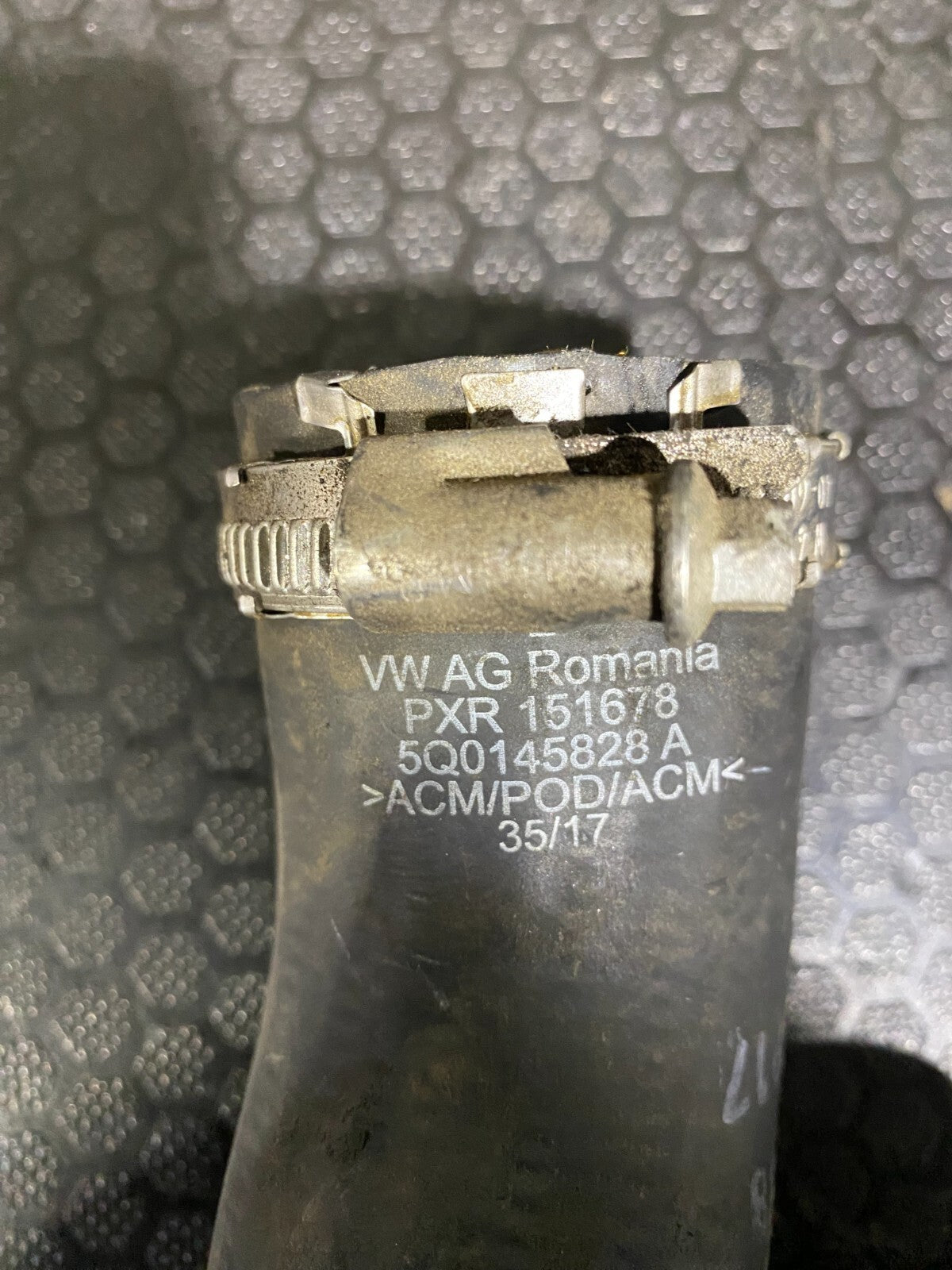 Volkswagen Intercooler Hose 5Q0145828A