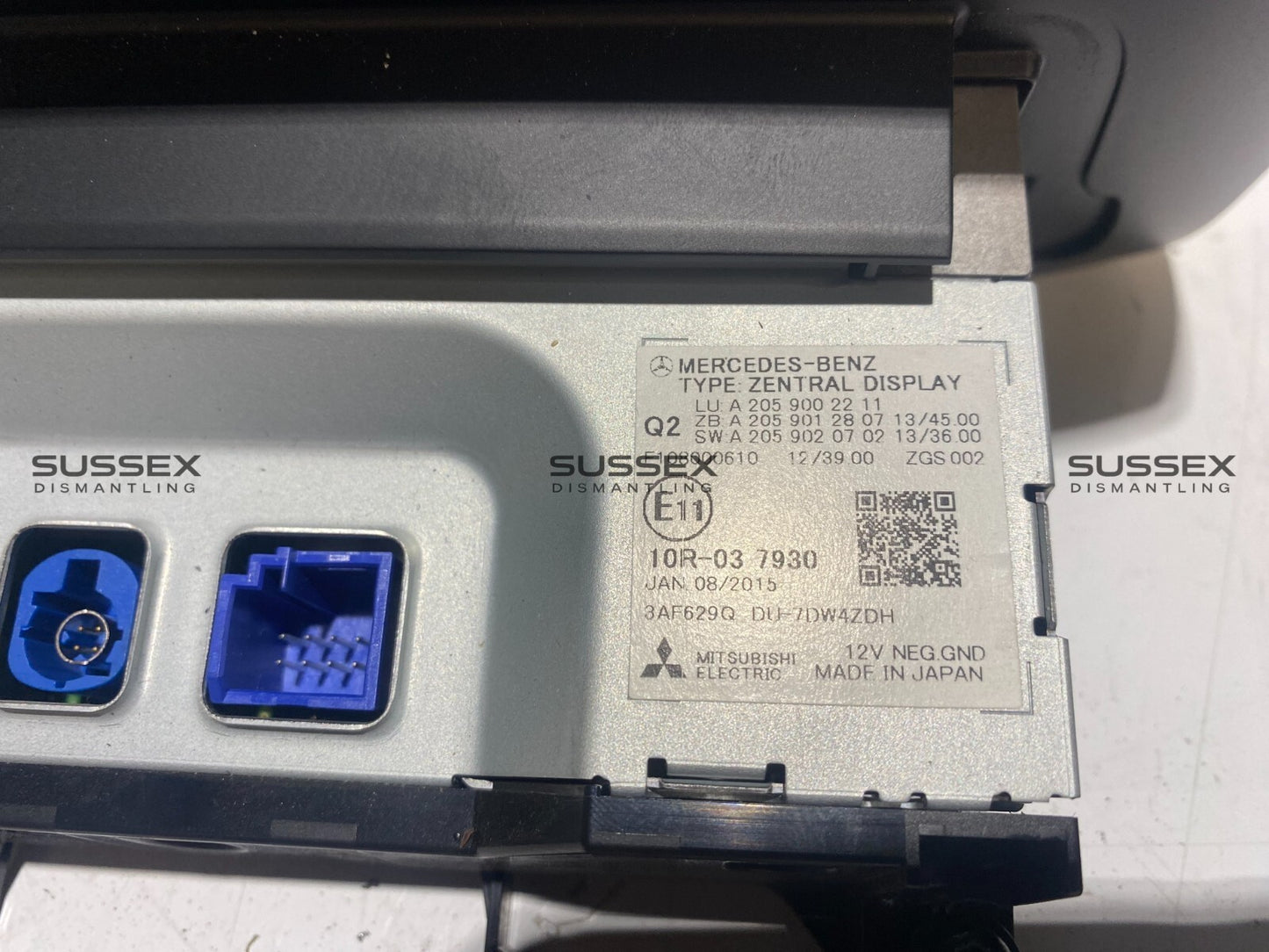 Mercedes-Benz Multifunction Command Display Unit A2059002211