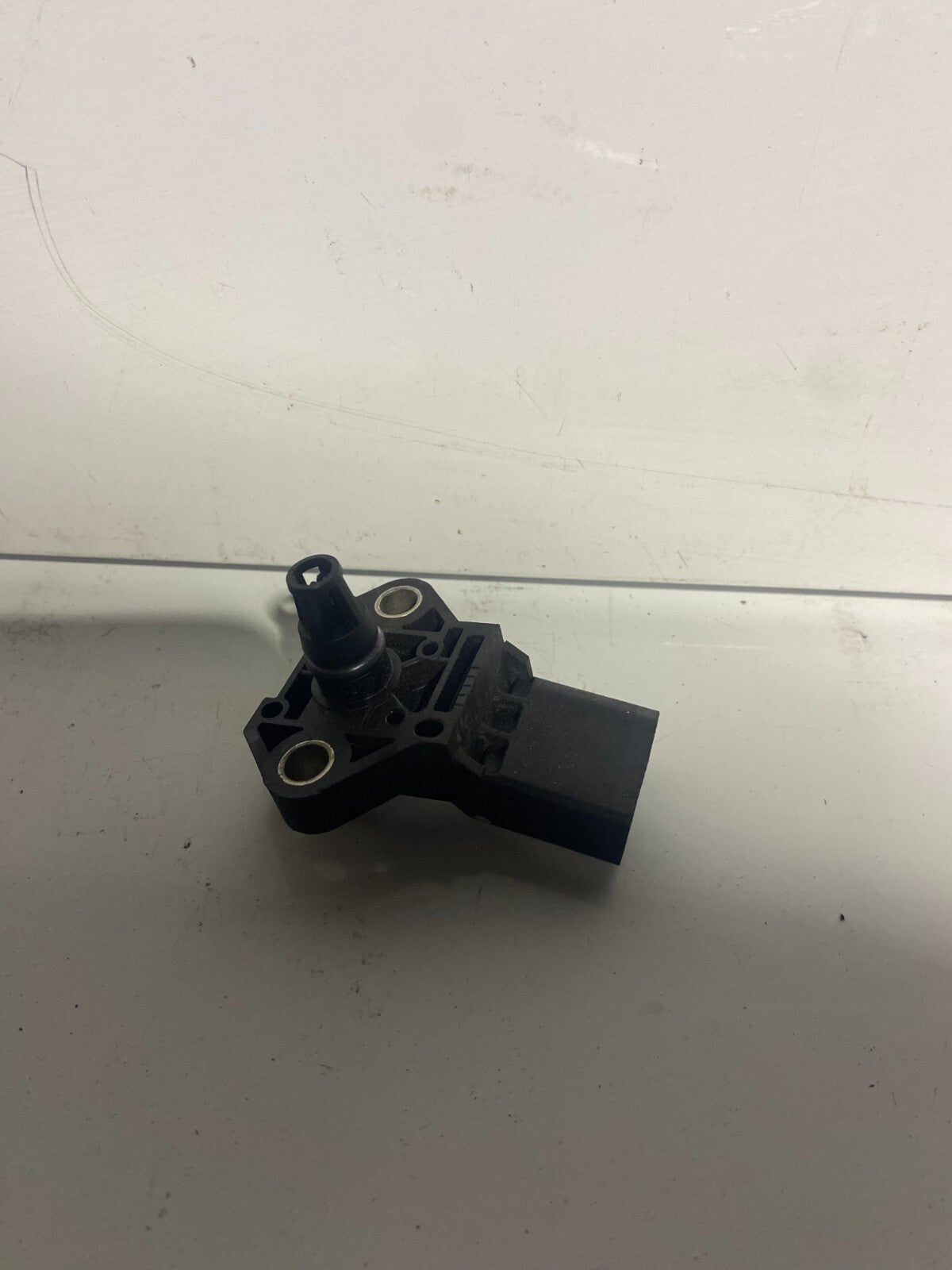VWAG Air Pressure Sensor 04E906051