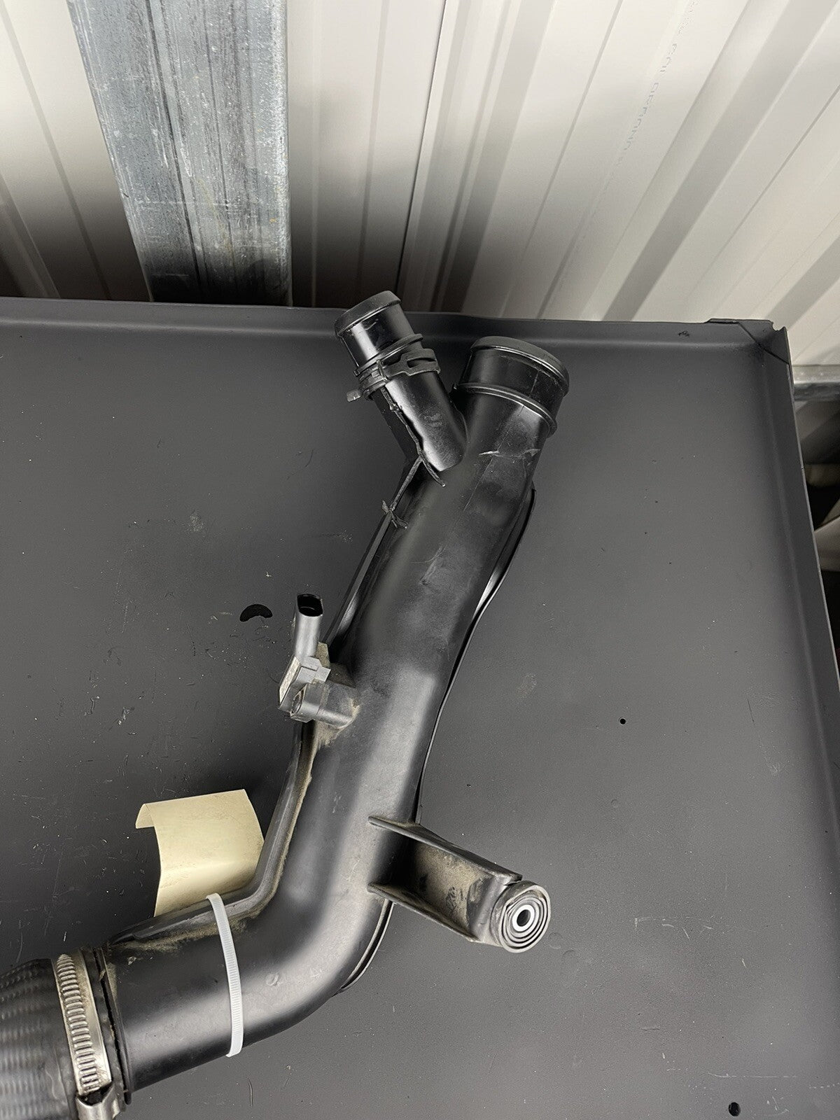 Volkswagen Golf throttle/ Intercooler pipe 1k0 145 792B- 2.0 TURBO PETROL