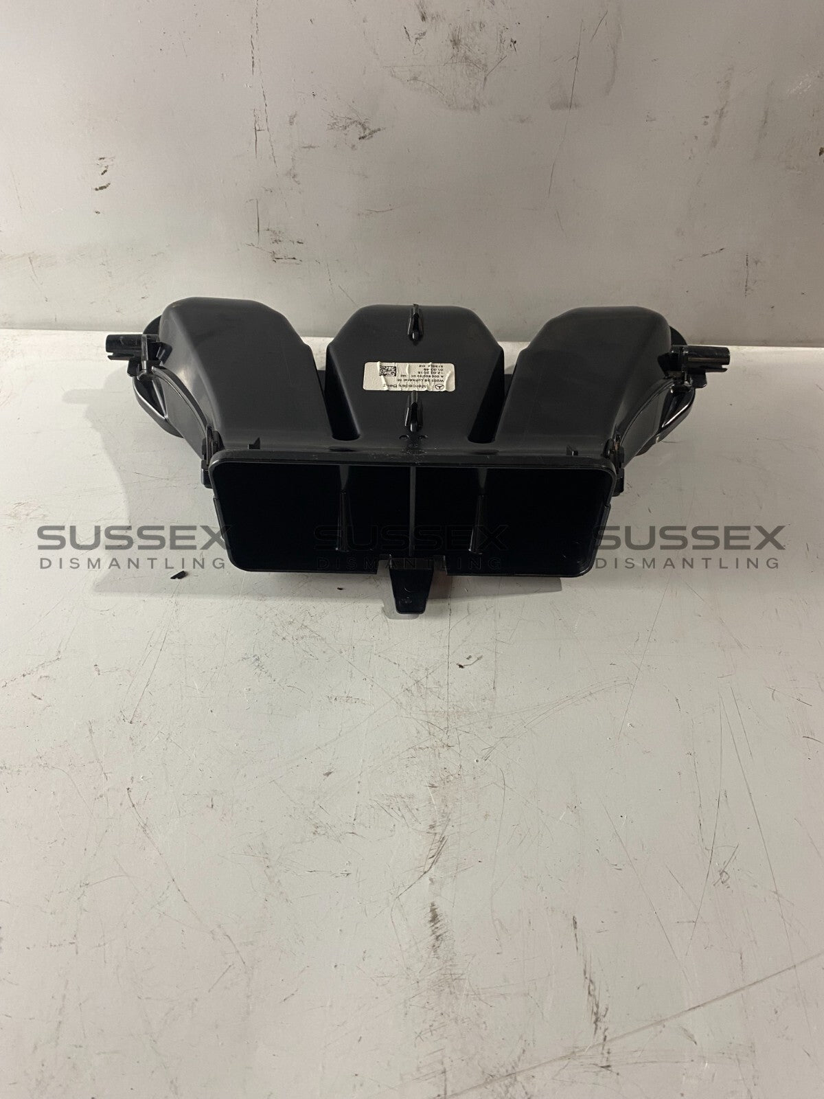 Mercedes-Benz Dashboard Centre Air Vent Duct A2058309001