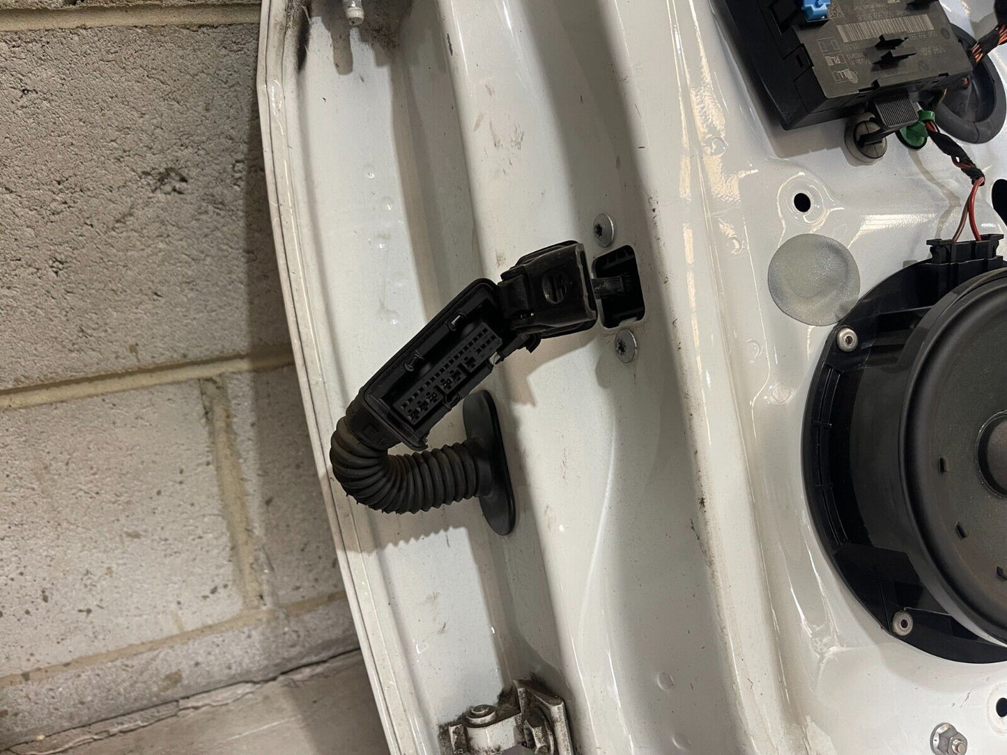 Volkswagen Golf MK7 Front Right Door In White *Freight Available*