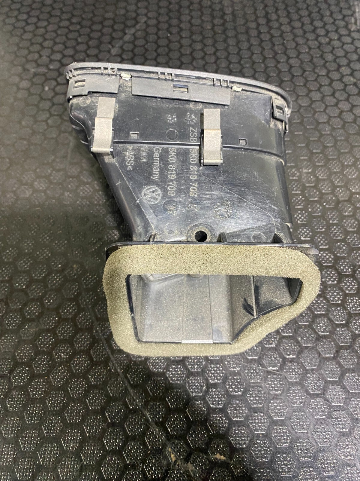 Volkswagen Golf MK6 Left Dash Air Vent 5K0819703