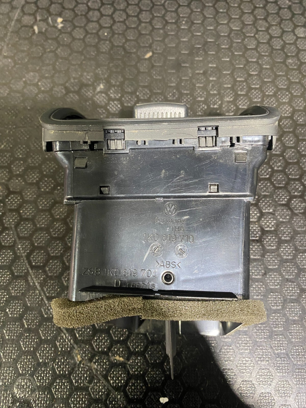 Volkswagen Golf MK5 Right Dash Air Vent 1K0819710