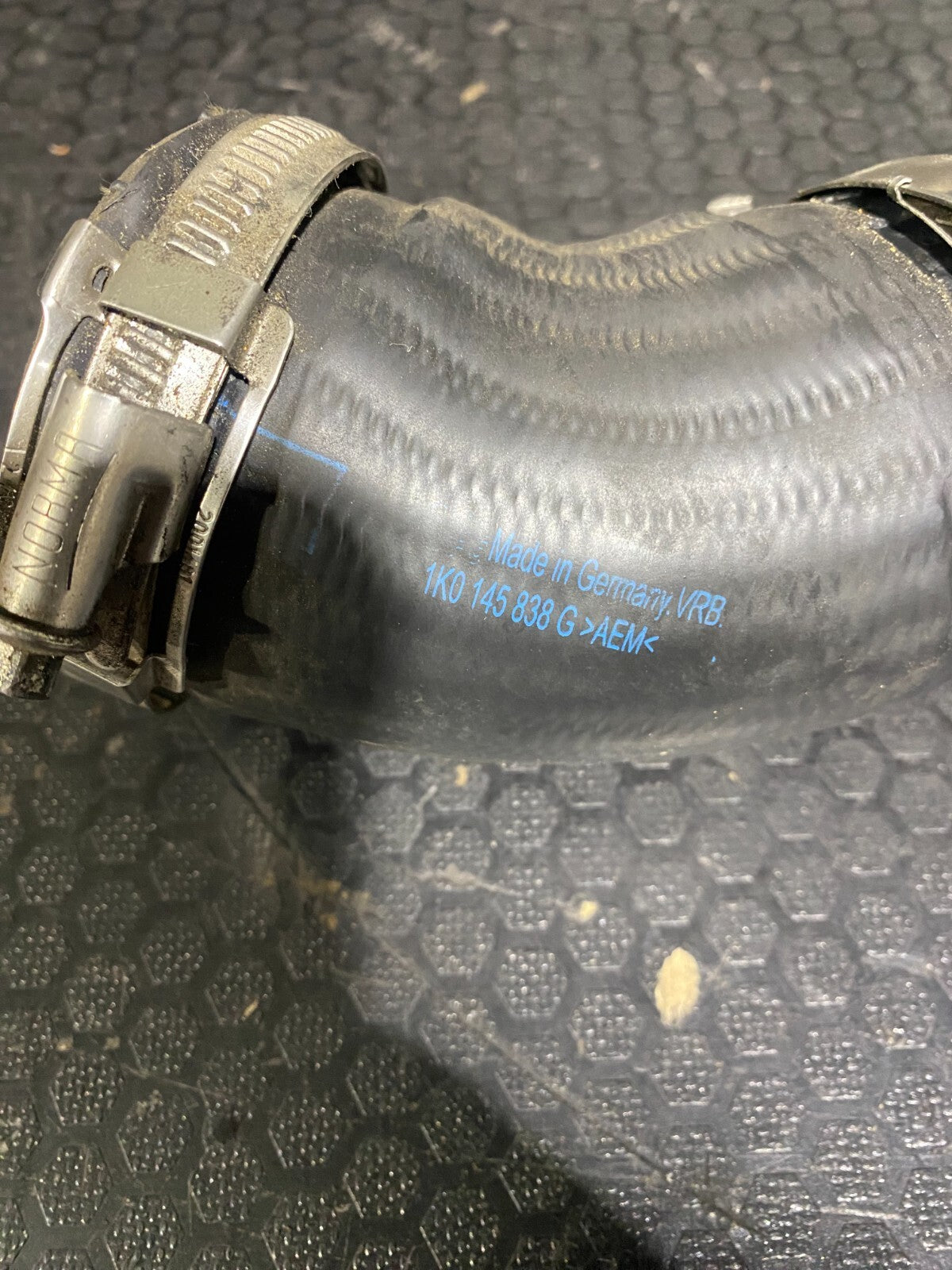 Volkswagen Golf MK5 / MK6 2004-2013 Intercooler Throttle Body Pipe 1K0145838G