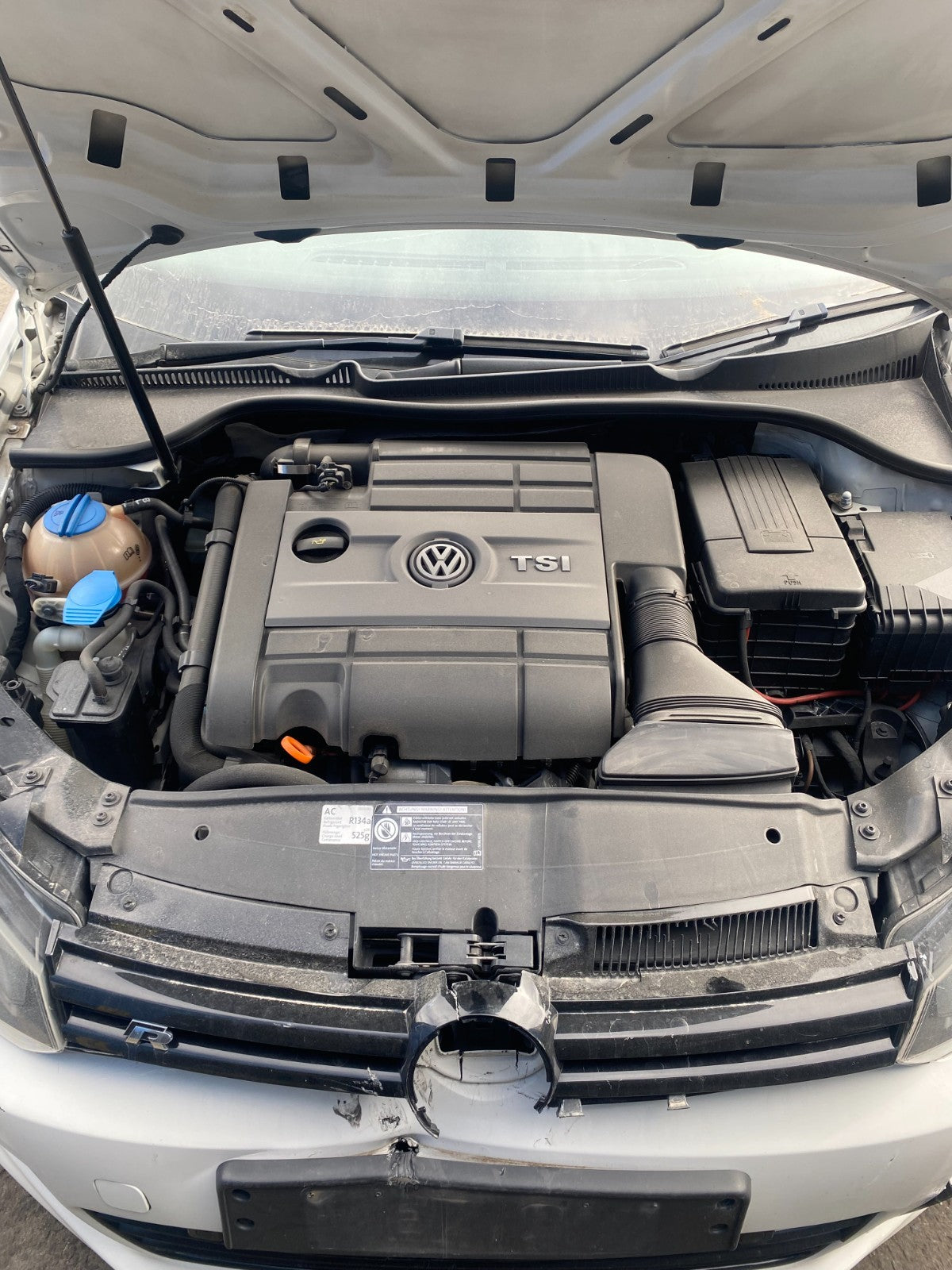 NOW WRECKING Volkswagen Golf R MK6 2011 In White 220683KM