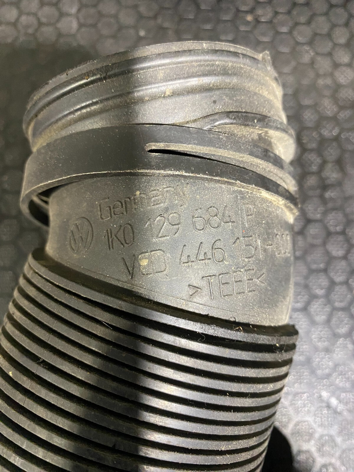 Volkswagen Air Intake Duct Pipe 1K0129684P