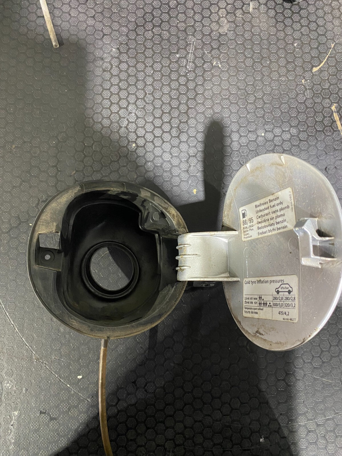 Volkswagen Golf MK5 Silver Fuel Cap 1K6809857