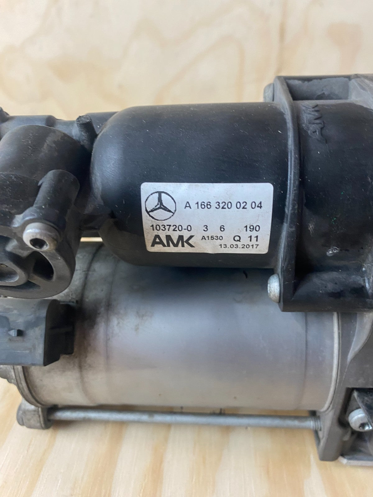 Mercedes-Benz ML GL GLE Class Air Suspension Pump A1663200204 (FAULTY)