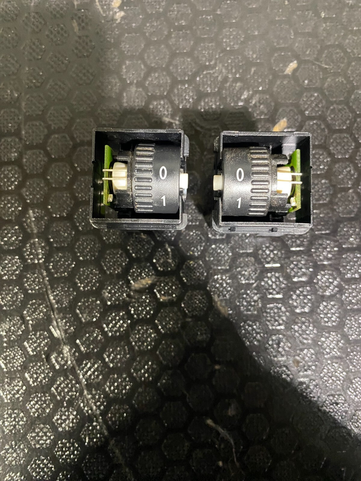 Volkswagen Passat R36 Front Heated Seats Adjustable Switch 3C0963563B 3C0963564B