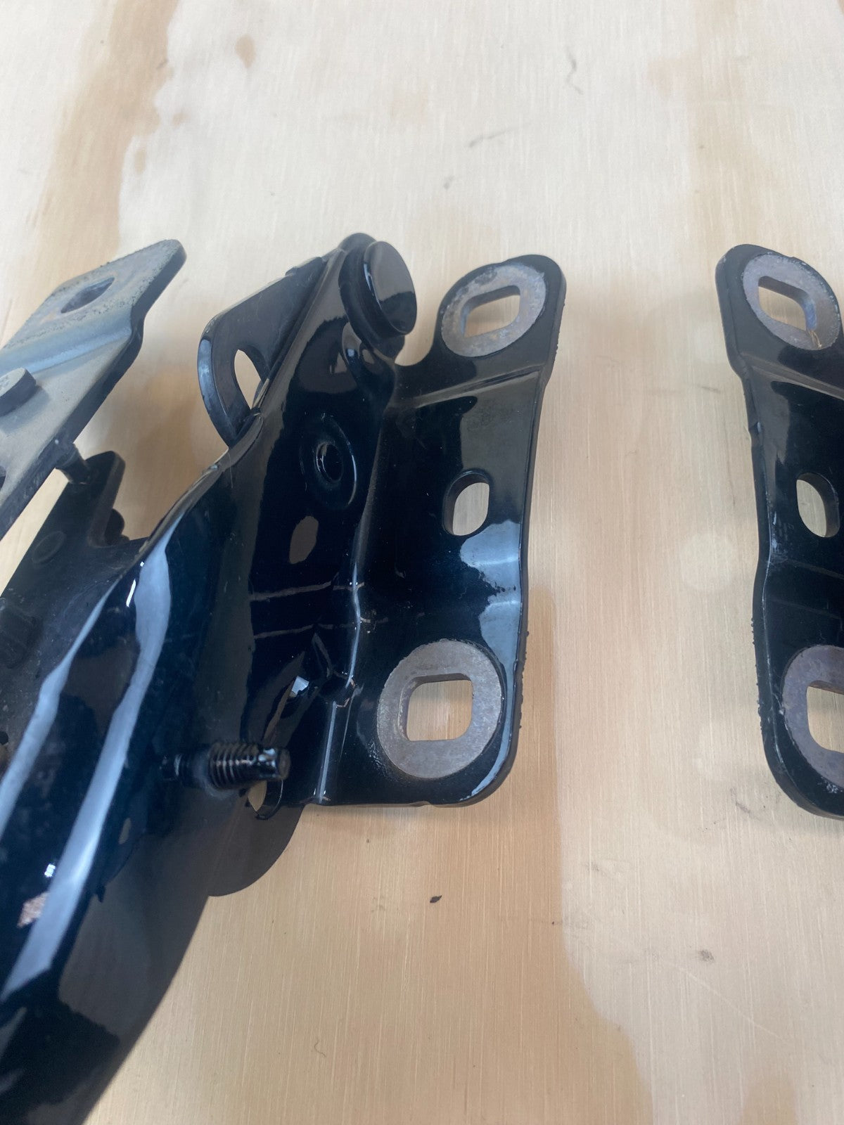Mercedes-Benz A Class W176 Left / Right Bonnet Hinges A1768800428 A1768800328