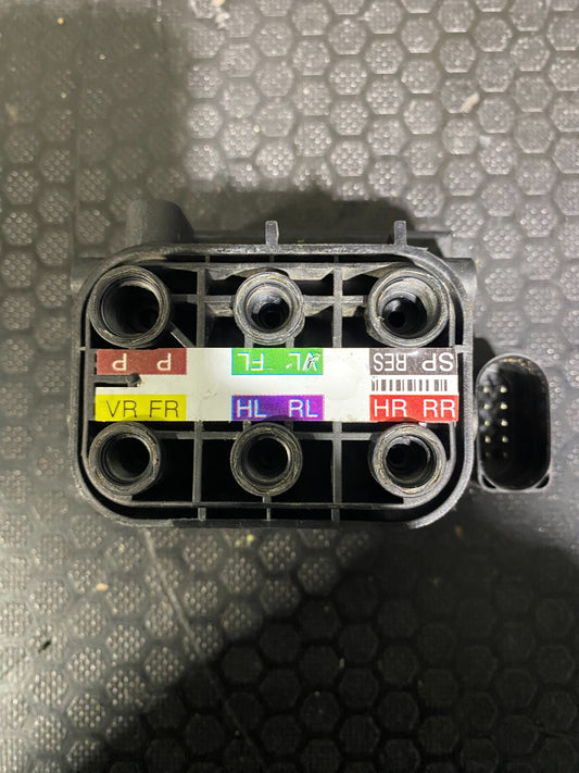 Mercedes-Benz Air Suspension Valve Block A0993200258