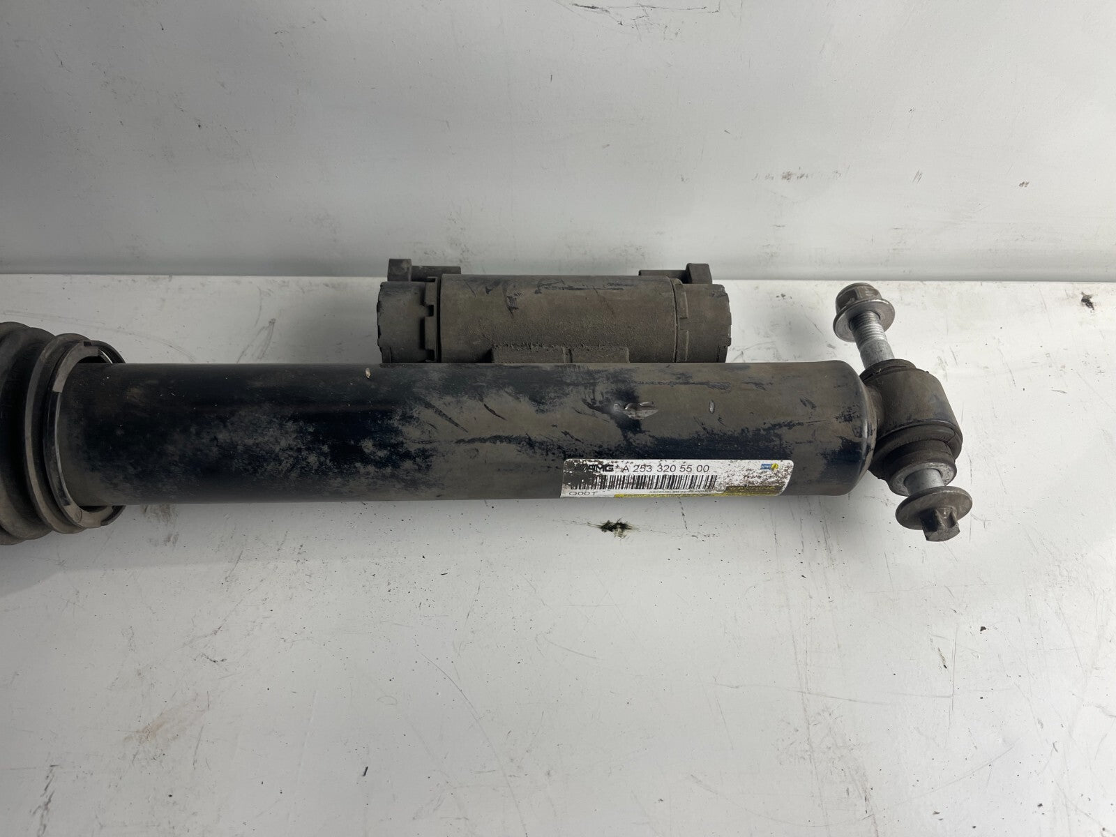 Mercedes-Benz Rear Air Suspension Absorber A2533205500 **Dented**