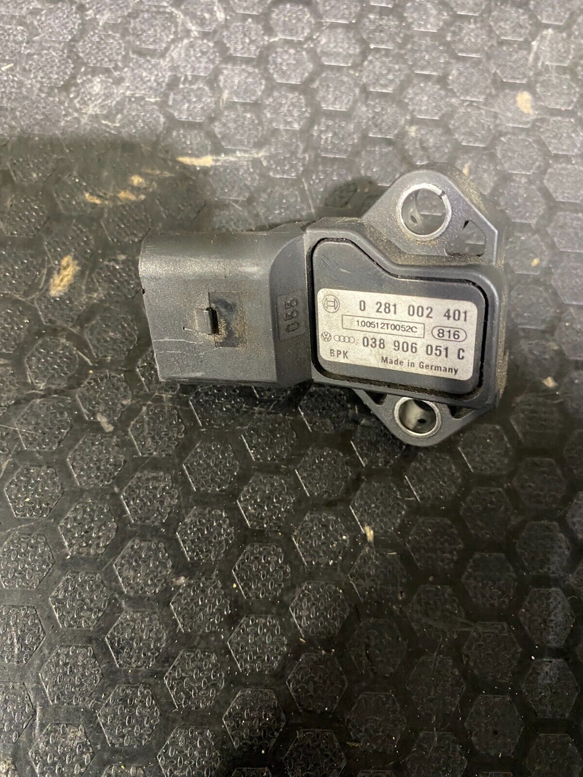 Volkswagen Golf MK5 / MK6 2004-2013 Intake Charge Pipe MAP Sensor 038906051C