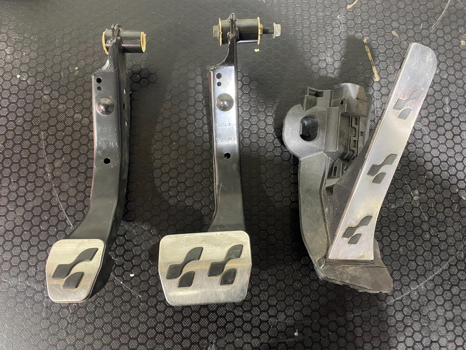 Volkswagen Golf MK5 R32 Complete Manual Pedal Set 1K2723503N 1K2723143