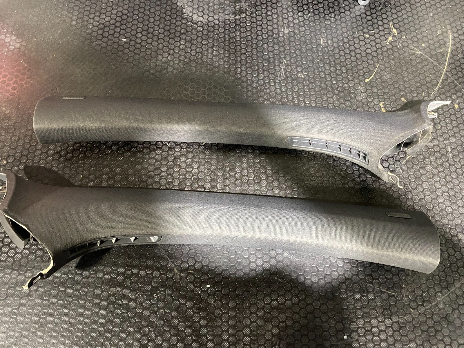 Volkswagen Golf MK5 GTI/R32 Front A Piller Set 1K0868490 1K0868489