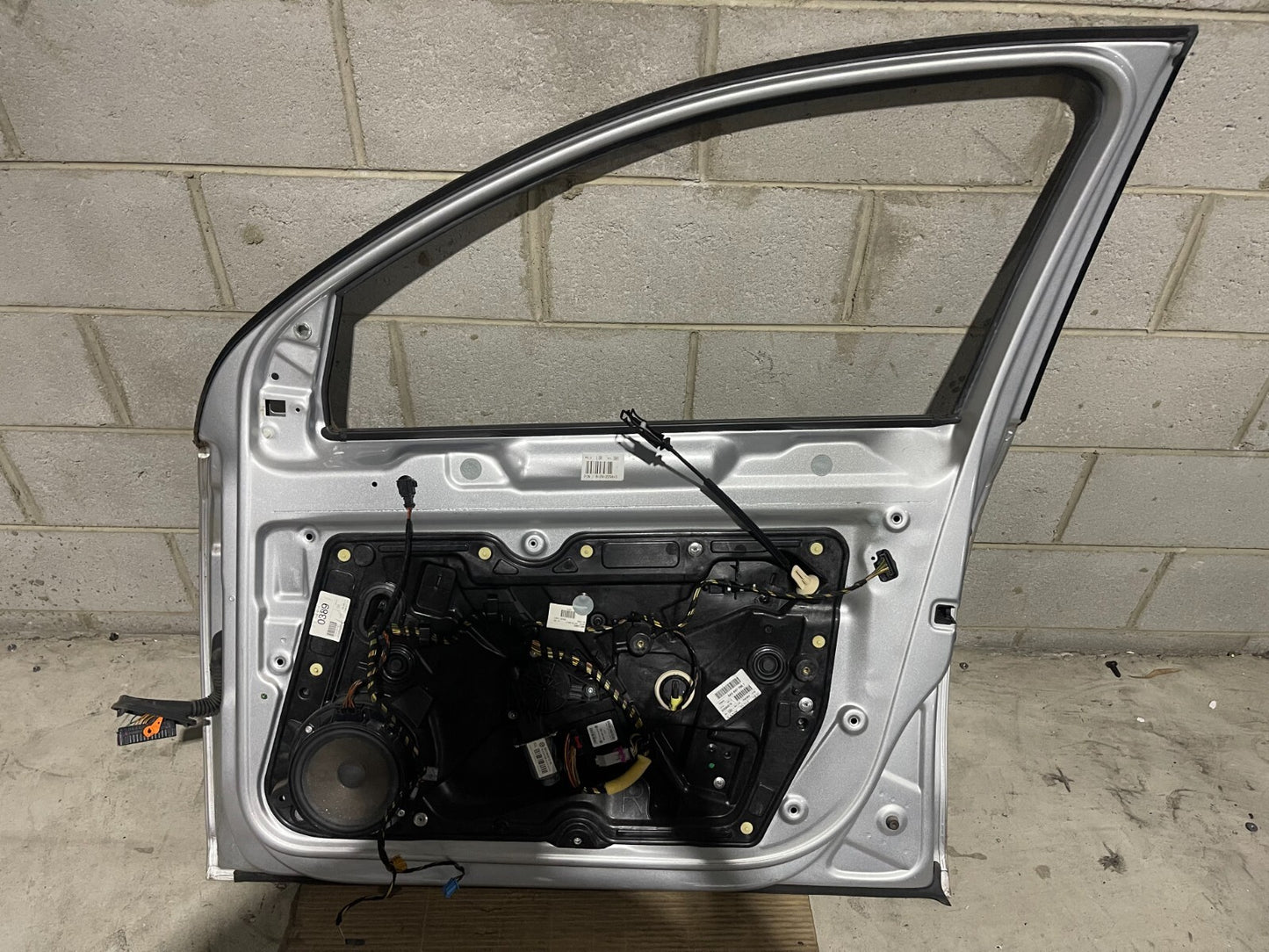 Volkswagen Golf MK6 Front Right Door In Silver *Freight Available*