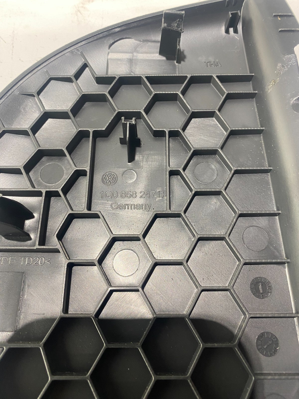 Volkswagen Scirocco, Eos Dashboard Side End Cap Trim Set 1Q0858247D 1Q0858248D