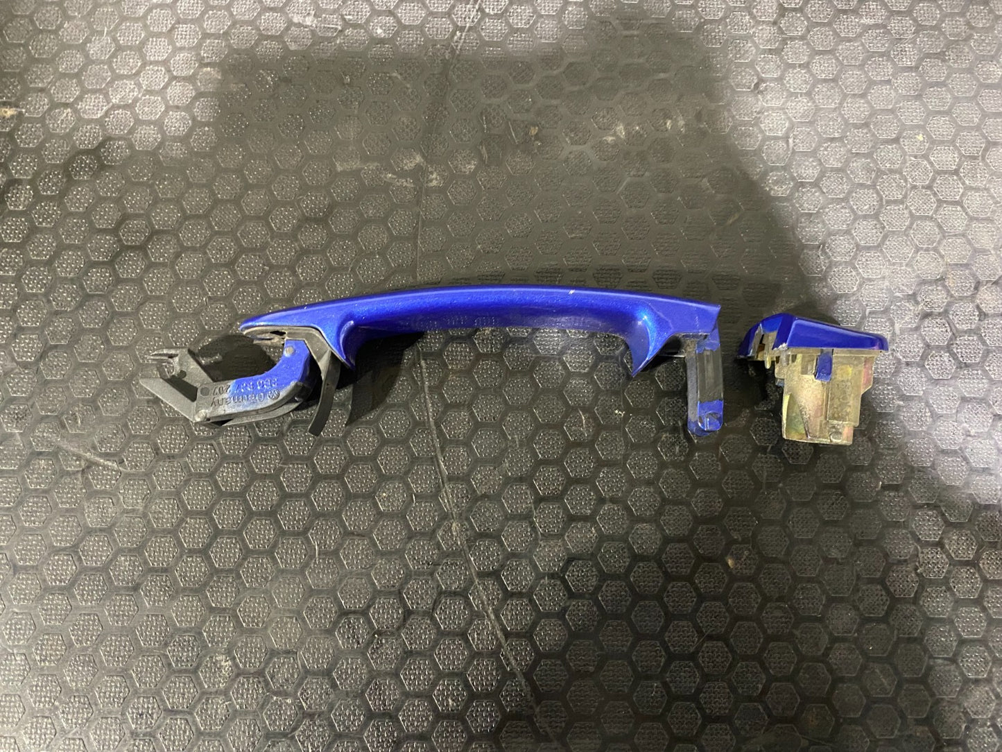 Volkswagen Golf MK5 R32 Blue Door Handle Complete 3B0837207 1K4839167