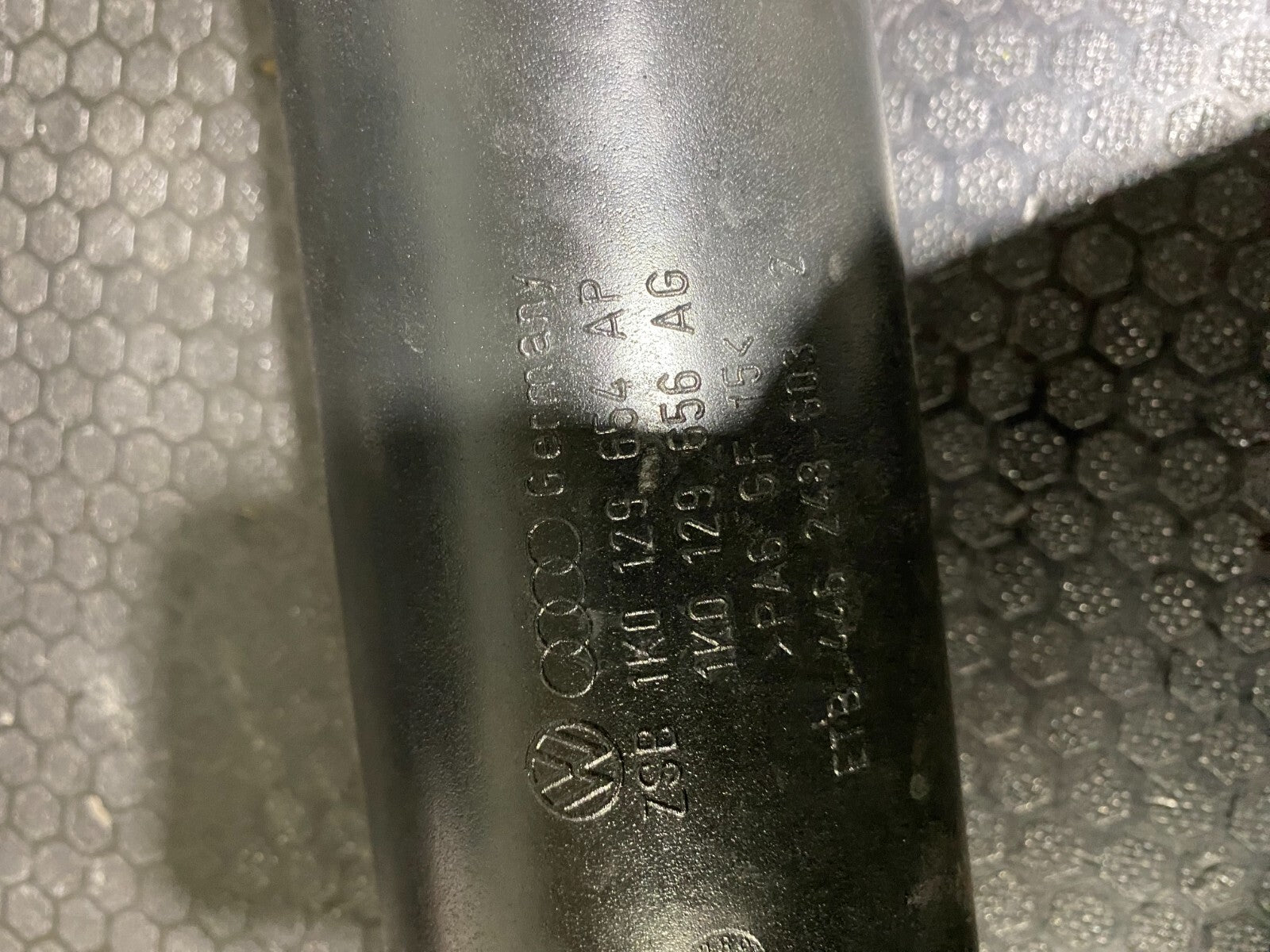 Volkswagen Engine Intake Pipe 1K0129654AP