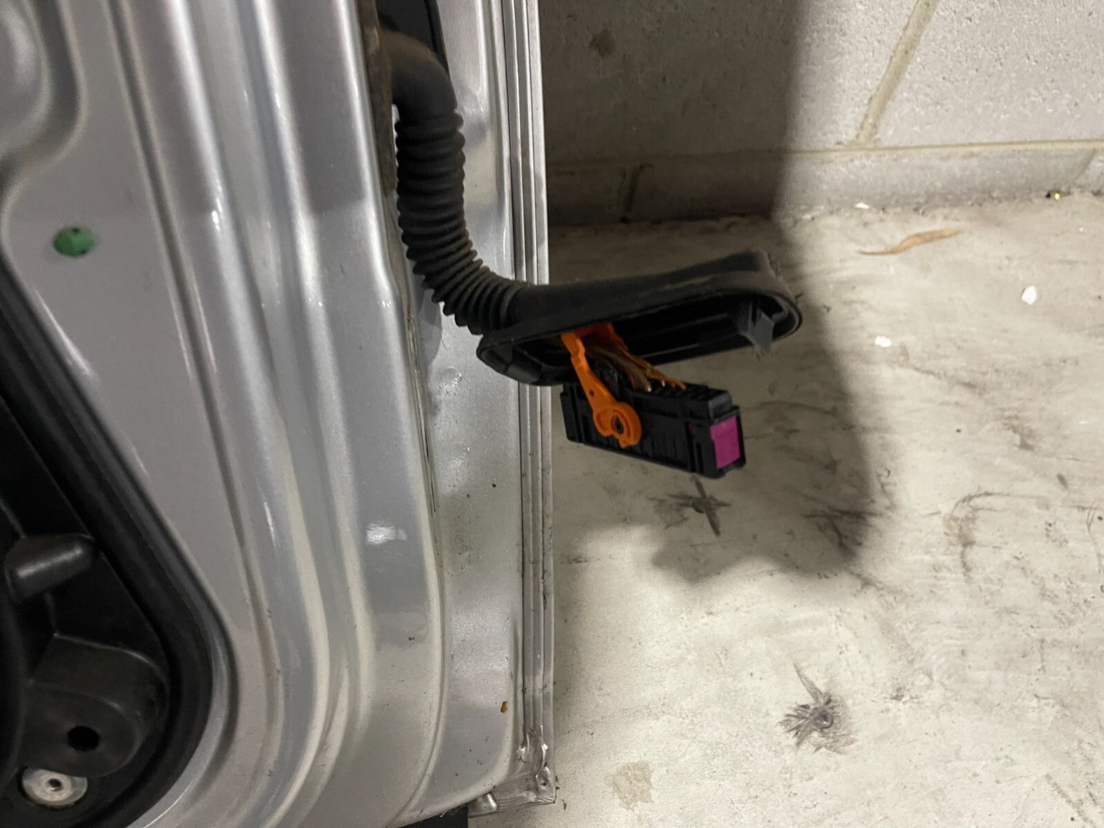 Volkswagen Golf MK6 Front Left Door In Silver *Freight Available*