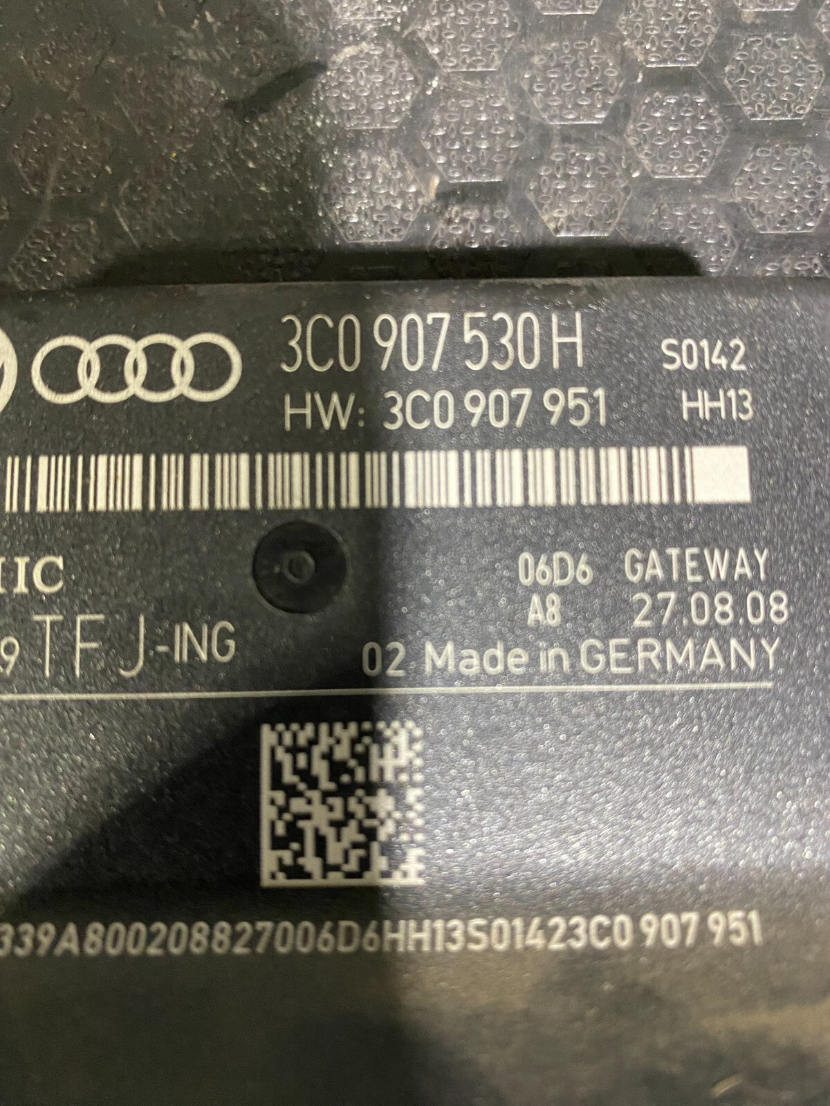 Volkswagen Passat R36 Gateway ECU Control Unit 3C0907530H