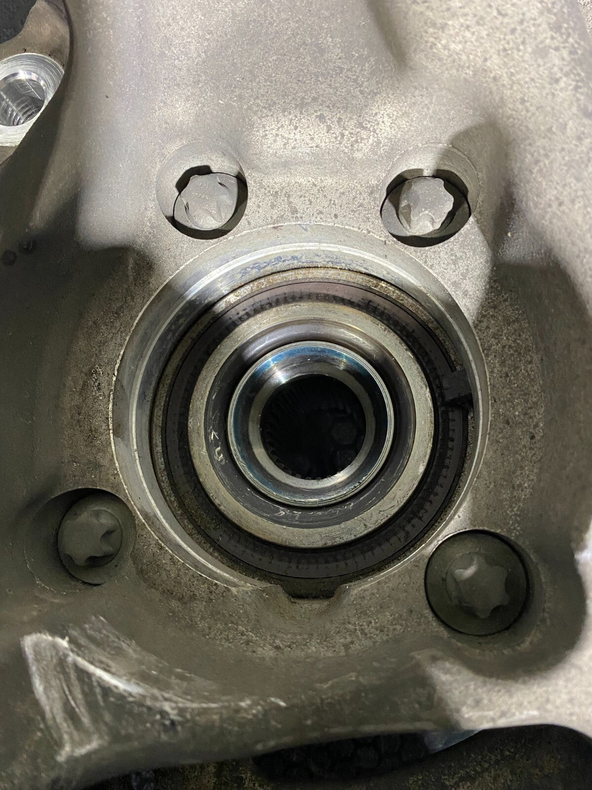 Mercedes-Benz Front Left Knuckle For Suspension Complete A2530700