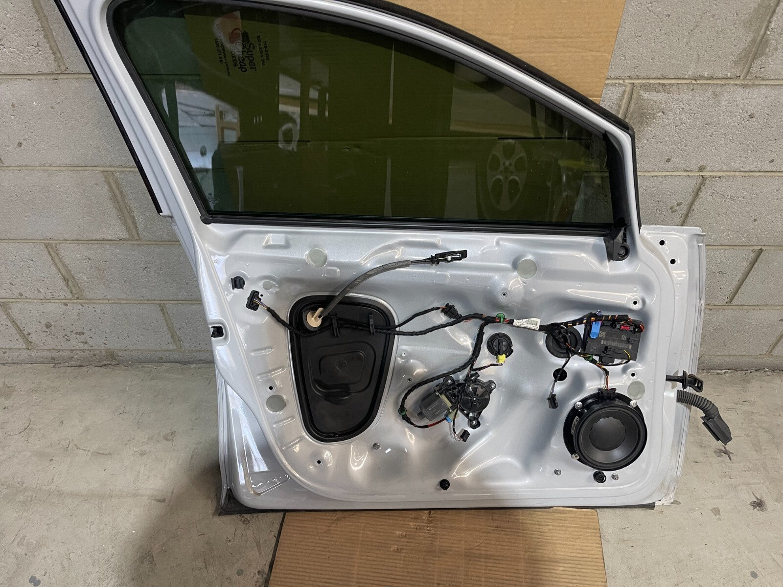 Volkswagen Golf MK7 Front Left Door In White Silver Metallic *Freight Available*