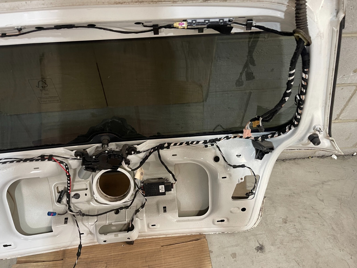 Volkswagen Golf MK6 Boot / Trunk In White *Freight Available*