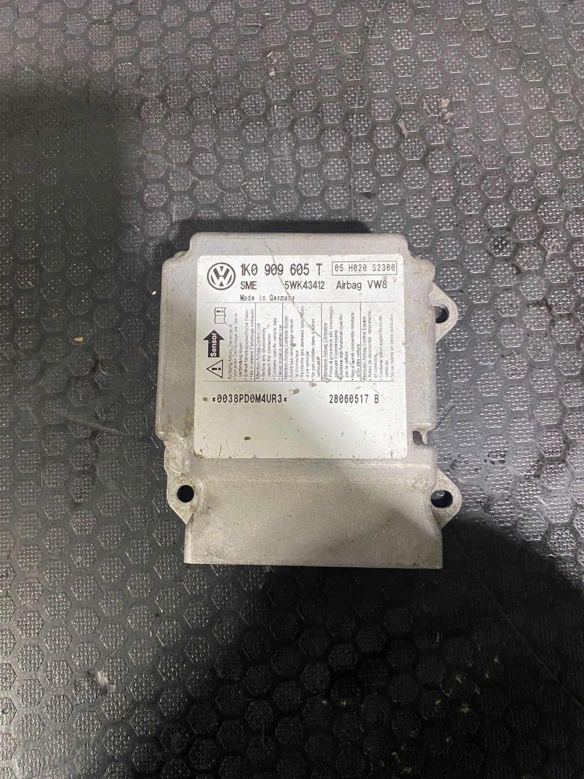 VWAG Airbag Crash Sensor Module 1K0909605T