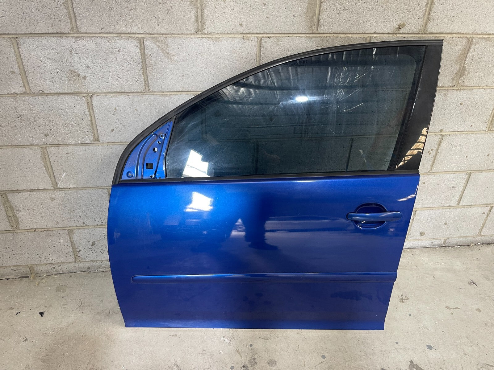 Volkswagen Golf MK5 Front Left Door In Blue *Freight Available*